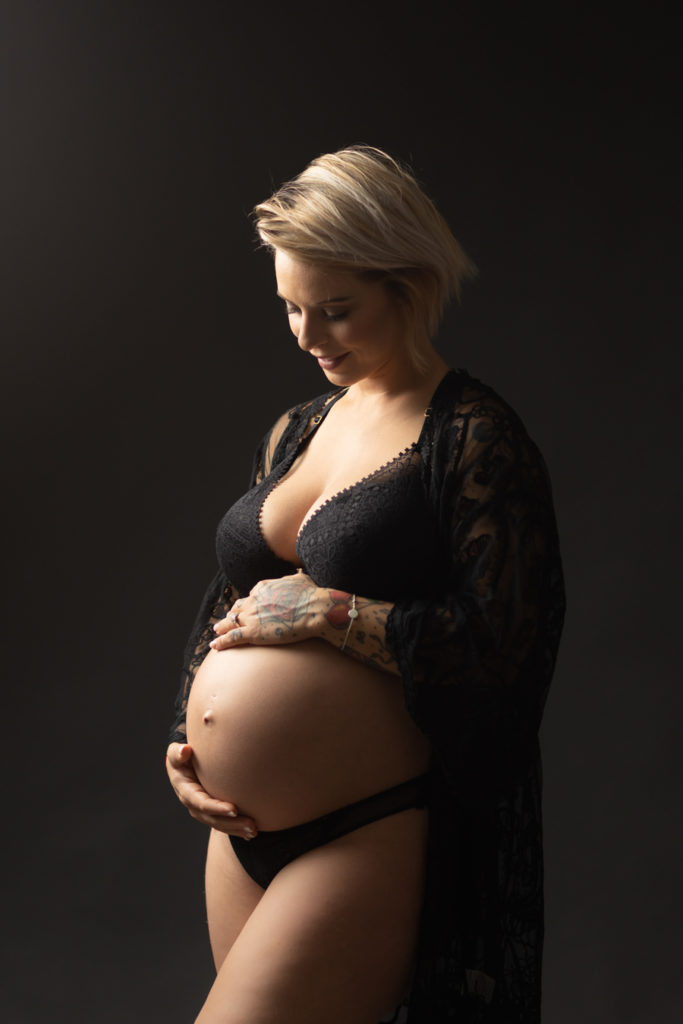 shooting grossesse en studio julien soria